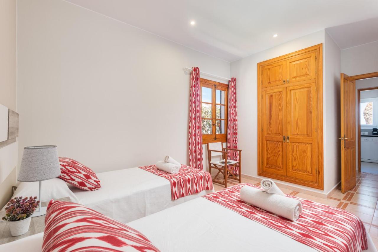 Villa Lali Arenal d'en Castell Bagian luar foto